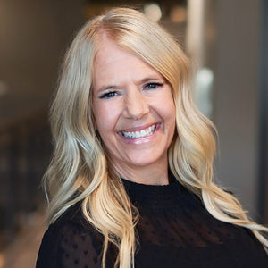 Heather's headshot
